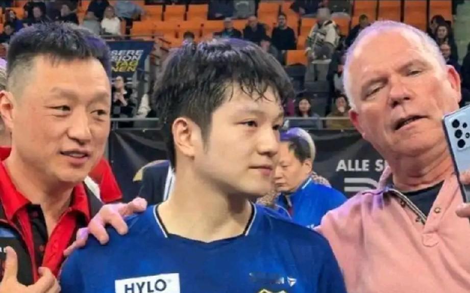 为何外媒都在大肆夸奖樊振东的表现，背后到底在预谋什么不为人知的秘密？俗话说