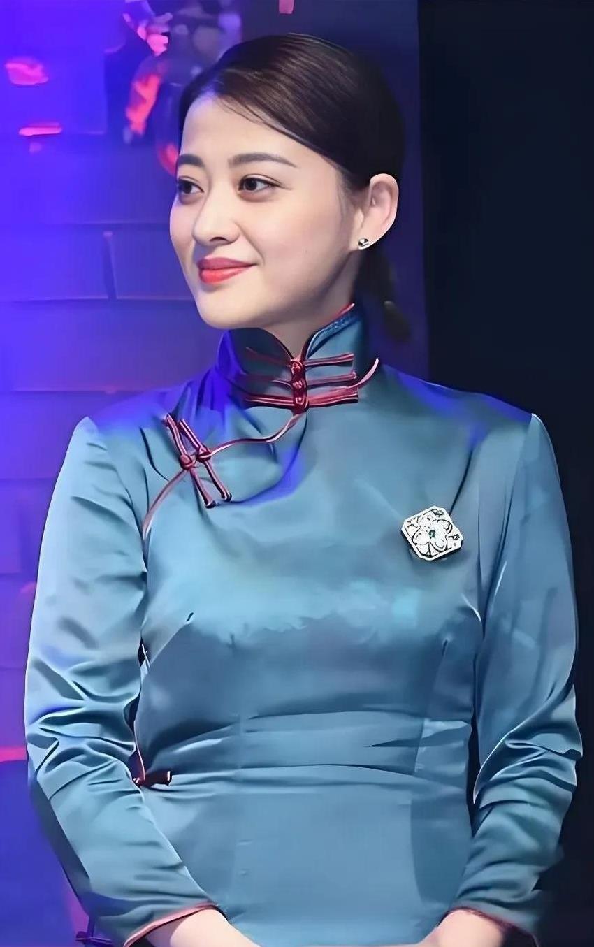 多读书真的很有用，不信看看梅婷就知道了，中国电影之夜颁奖典礼上，梅婷出口成章