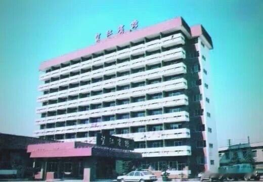 望江宾馆保留焕新合肥蜀山南七商圈核心地段，塔吊林立、蓝图铺展，中科创新园正式