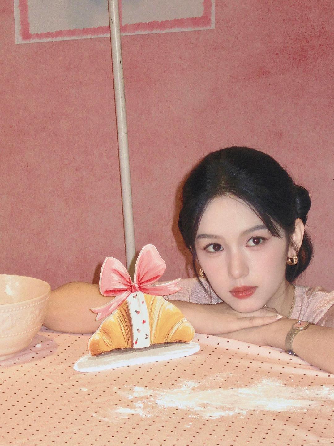 漂亮的脸蛋周也