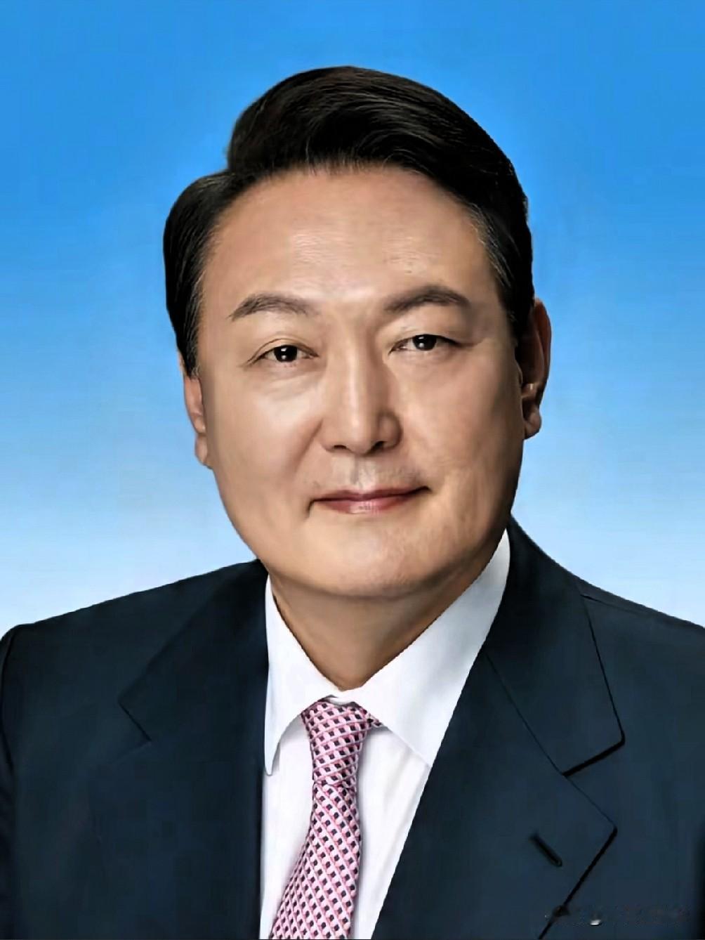 ​9月26日，韩国前总统尹锡悦恳求保释：6平米牢房生活艰难，健康撑不住高强度审判