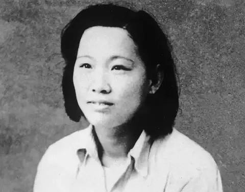 1950年，在徐州某部队，连长刘玉明刚出大门，就看到一个衣衫褴褛的女乞丐紧盯着自
