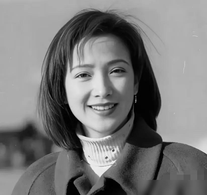 何晴去世了，​她不是死于意外，​也不是死于爱情，更不是死于贫穷，而是死于