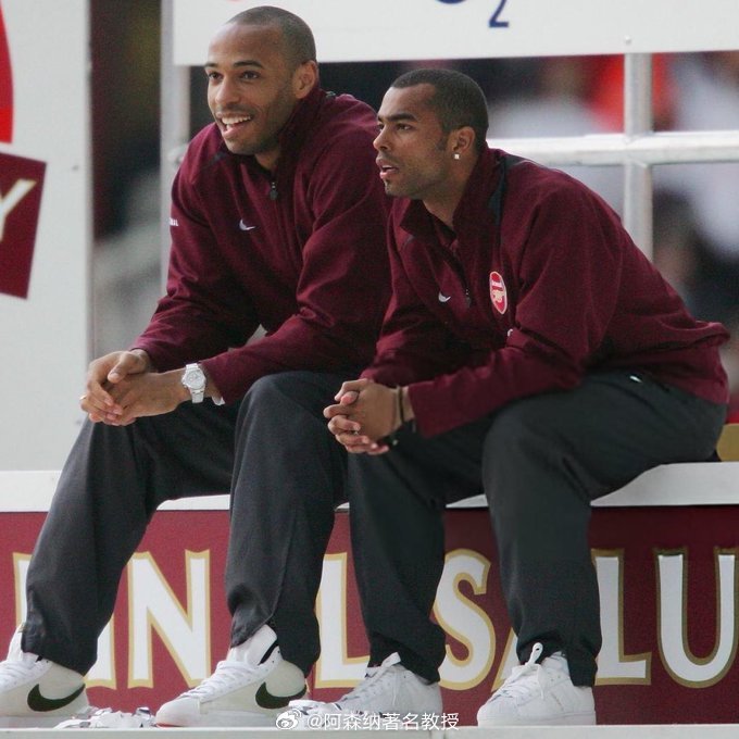 阿什利·科尔谈阿森纳夺四冠王的可能性：为什么不呢？除非彻底崩盘，英超是不会丢的。