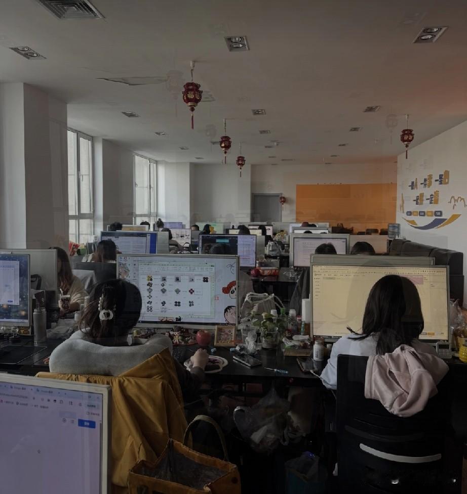 大家都知道劳动合同续签至少要保持和上一份劳动合同等同的条件,但是在公司hr实操过