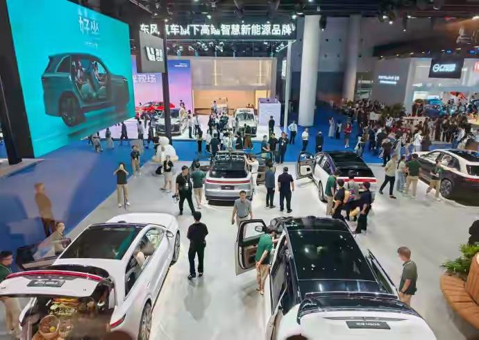 万万想不到！2026年成都国际车展，十大豪车大牌集体摆烂：1、保时捷不来2