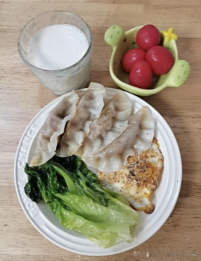 我是一个80后的宝妈，家里有一个上初中的娃，每天雷打不动的5点30起床今天早