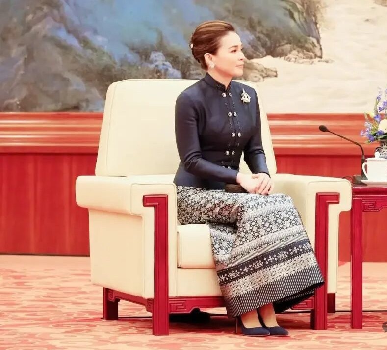 苏提达的泰国王后，五官精致，身材高挑，气质高贵，举止端庄，容貌绝美，她一出场，真