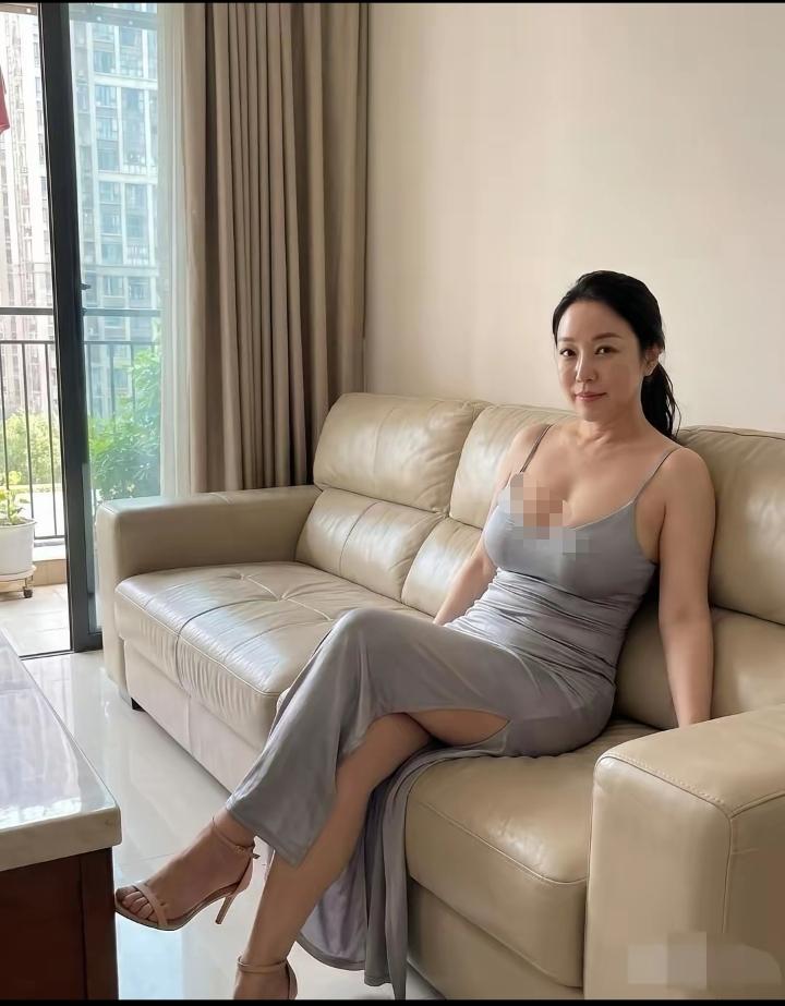 大学四年，没有分过班！班里35个女生，20个男生！男女生比例均衡！那个时候的班花