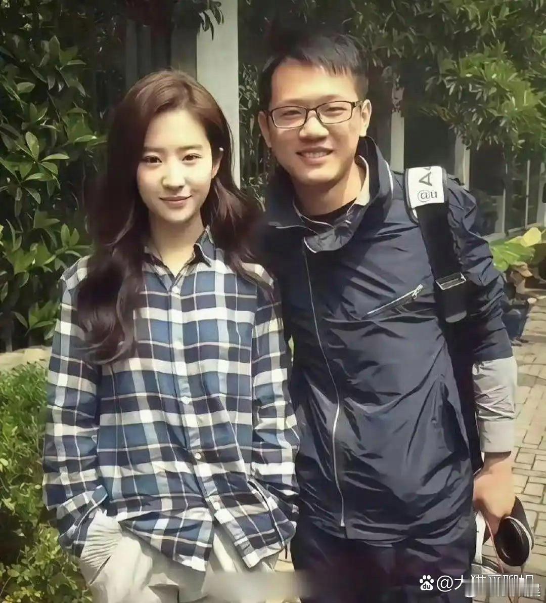 两张对比图告诉你：刘亦菲凭什么是高奢“天选之女”！早年的灵动仙气与现在的从容贵气
