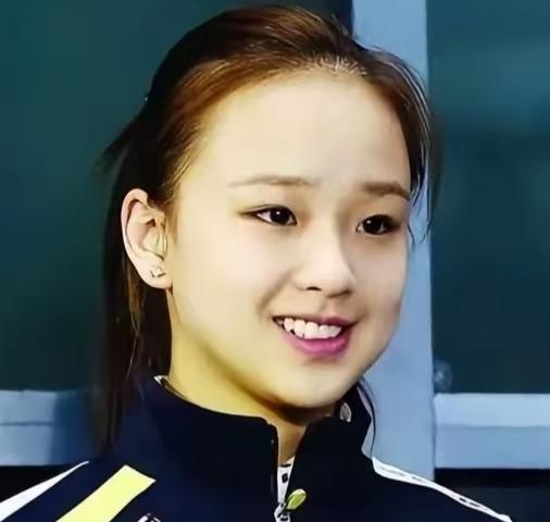 2001年，韩国体操女王许昭英拎着箱子去了广州，一头扎进中山大学啃中文，但她这一