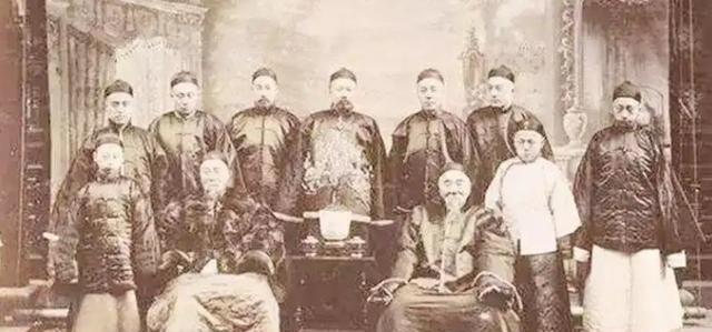 1867年，赵烈文对曾国藩预言，大清50年内必定灭亡，曾国藩不信，赵烈文说：得天