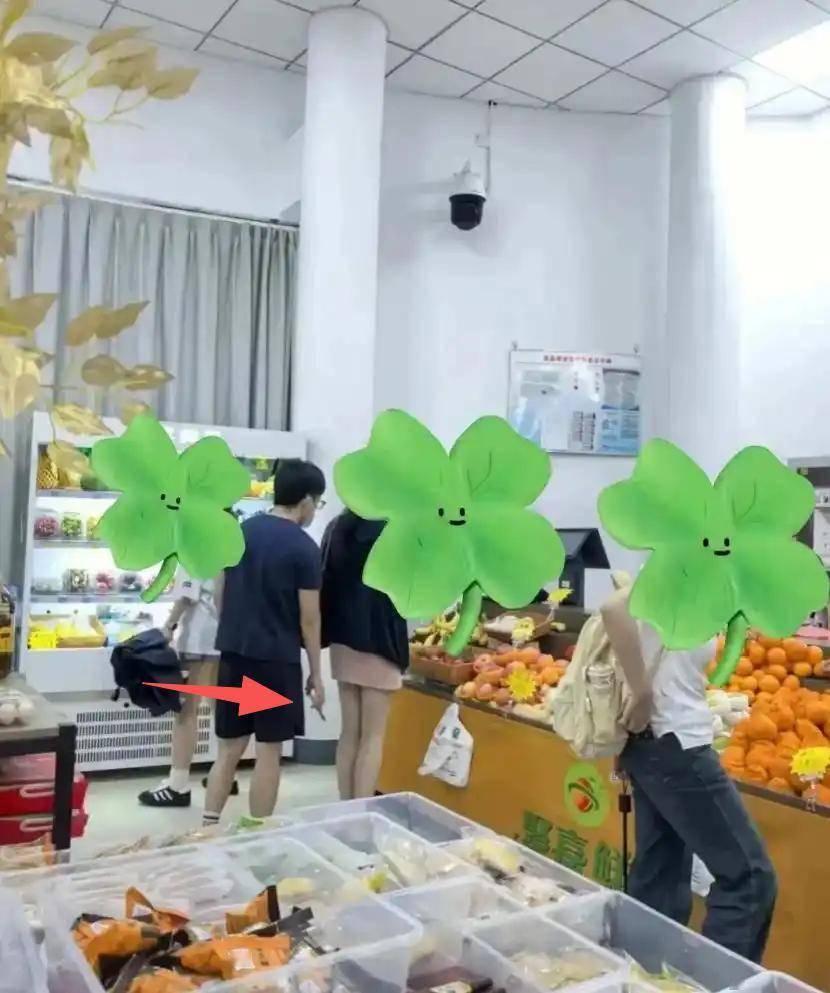 南京审计大学偷拍那事，其实最让人心疼的不是偷拍者本人，难以接受的是他的父母。二