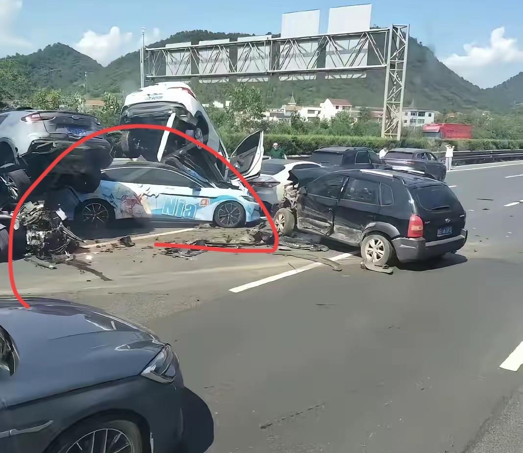 比亚迪汉L：“我特么得罪谁了？这么多车呢，为啥非要我一车扛？”比亚迪汉L事故，
