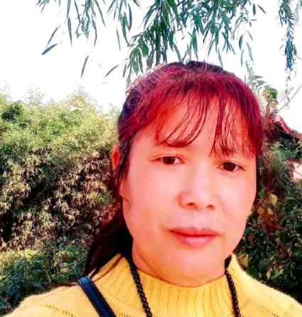 这是8号晚上，有位50多岁的人加上我，一看还是个女的，在聊几句后，她把号码给了我