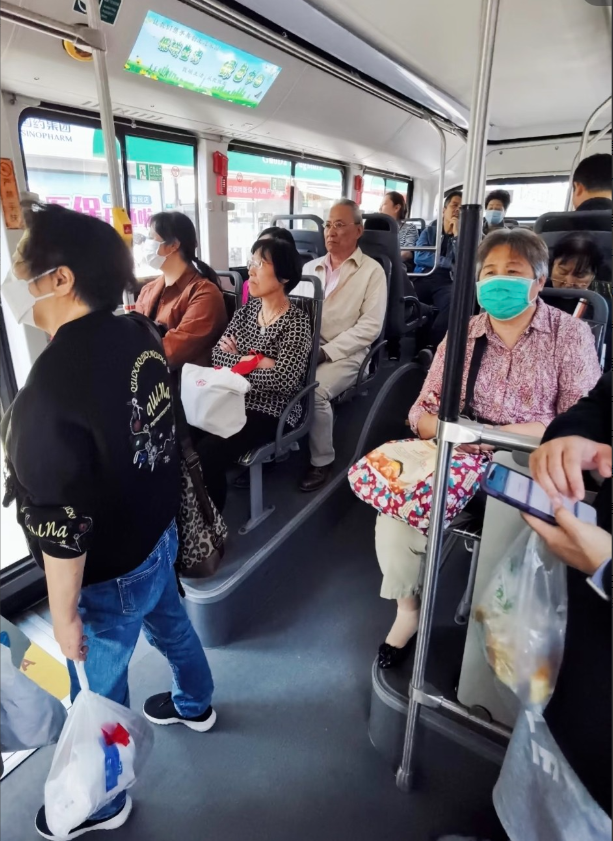连上海的老龄化程度，都叫人捏把汗。最新数据显示，上海户籍人口中60岁以上