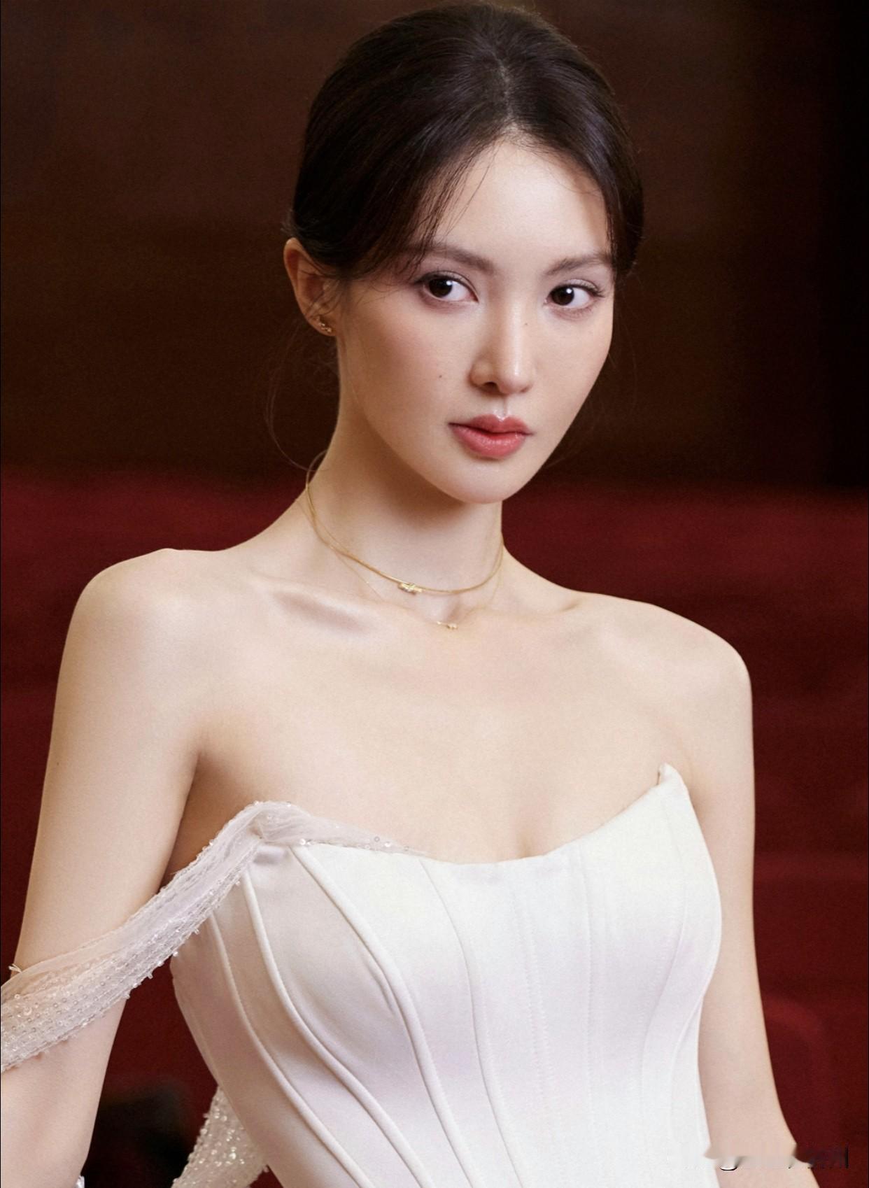 大明星“金晨”疑似肇事逃逸，这事出调查结果了，令人不理解的是……警方说只是