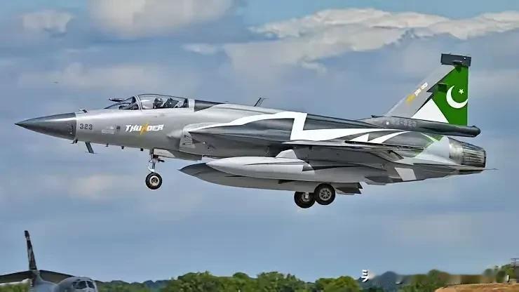 这个世界上要有大变局发生？1月14日，巴基斯坦《黎明报》头版放风：印尼国防