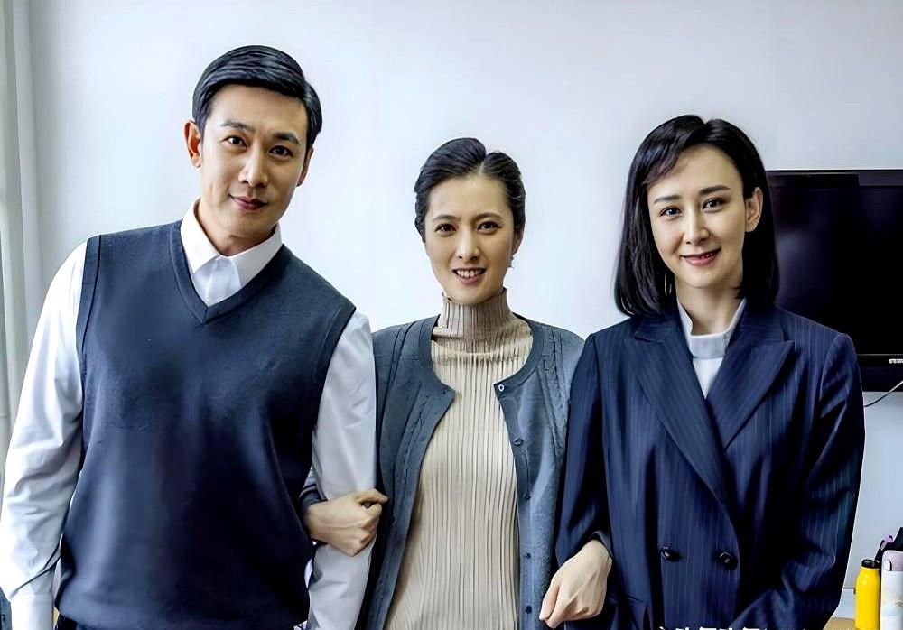 陆毅胡静又同框了？这俩人，真是越老越有味道！《人民的名义》里他俩演对手戏，一