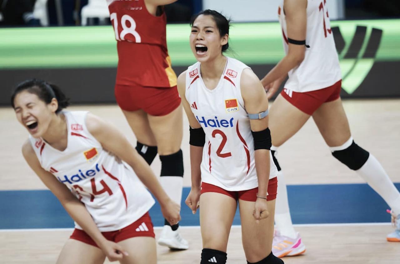 人人都爱庄宇珊。中国女排3:0横扫去年在我们身上爆冷的法国。庄宇珊依旧是绝对