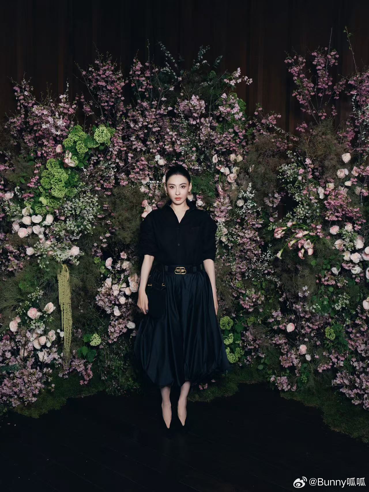 巴黎世家偶遇张柏芝张柏芝巴黎世家活动状态聚焦巴黎世家时尚活动高光时刻，张柏芝精