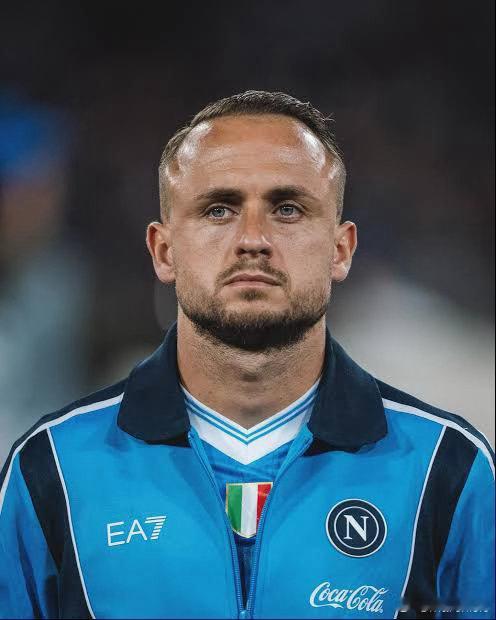 都灵体育报：洛博特卡计划在赛季末离开那不勒斯，斯帕莱蒂已向尤文图斯科莫利秘密推荐