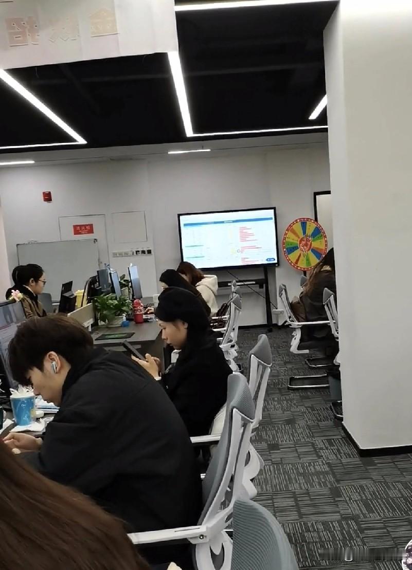 作为一个底层hr，我个人认为当一名员工（无论他身处多高的级别，多重要的岗位）提出