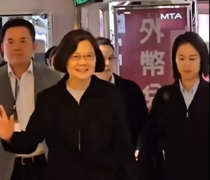 蔡英文又出访了，还能回的来吗？9号，台湾地区前领导人蔡英文出访欧洲要去立陶宛