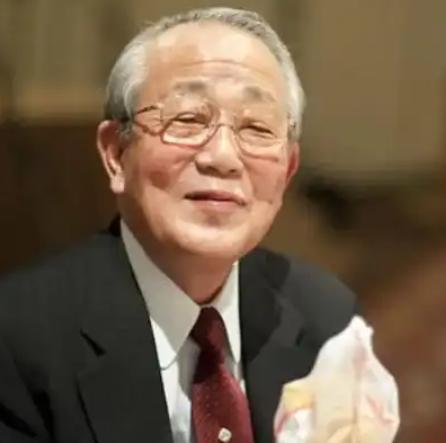 稻盛和夫说：“不要着急去享受那些，你能力还配不上的东西，更不要追逐与能力不
