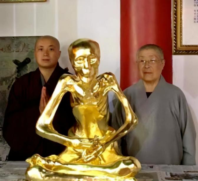 1995年，安徽85岁的尼姑仁义师太临终前告诉徒弟：“我死后不要烧，将我放入大瓮