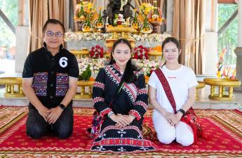 泰国前总理佩通坦做出了自己的选择，既然自己当总理无望了，还不如将政治资源留给需要