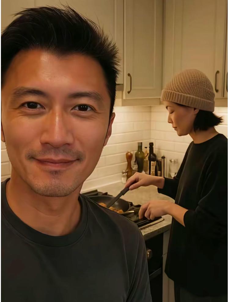 网友用AI‘还原’谢霆锋和王菲的日常相处，但感觉哪里差点意思……不食人间烟火的