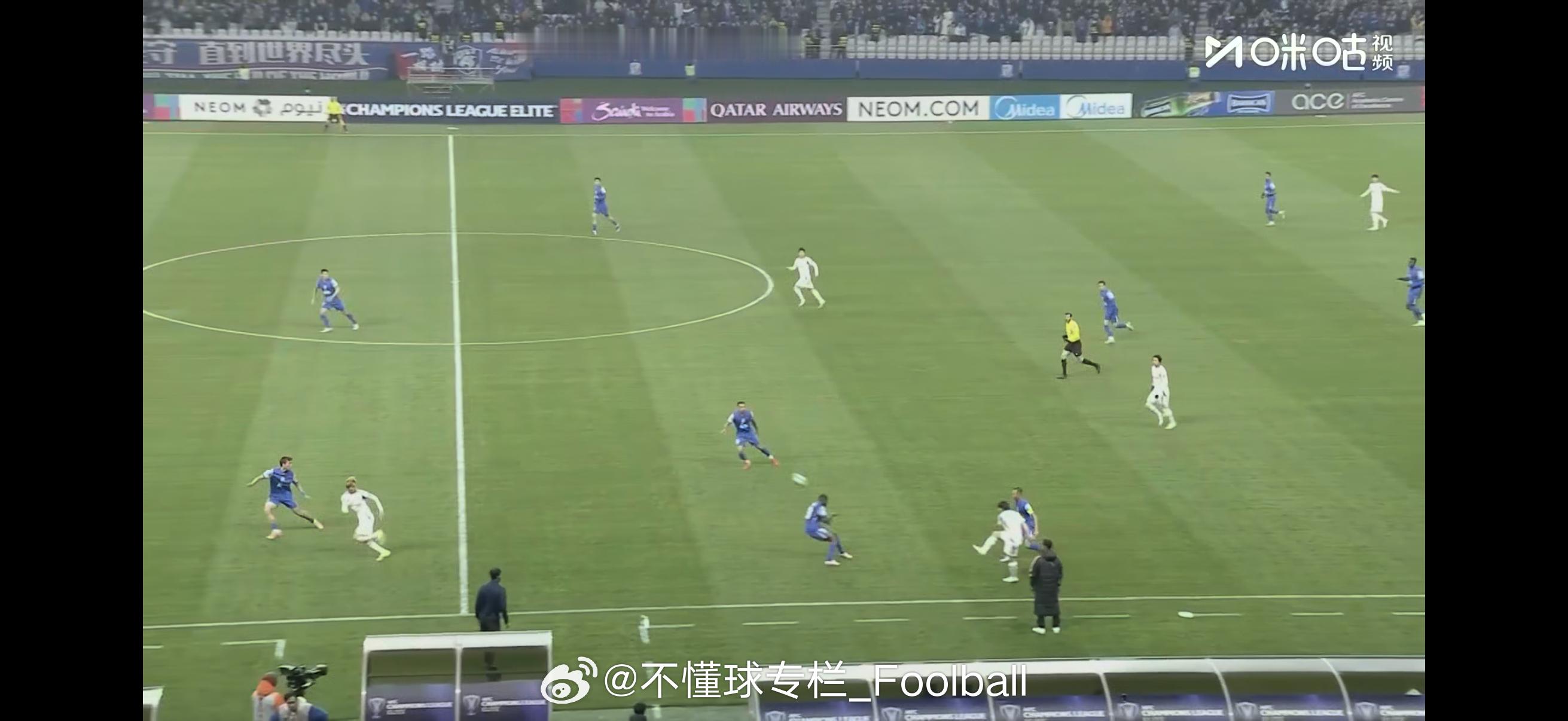 那场热身赛看完之后我说最担心的是右路的防守…能不能不要20秒就应验啊？上海申花