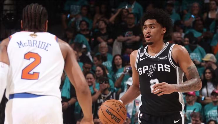 历史最年轻！19岁哈珀总决赛首秀惊艳全场19岁新秀迪伦·哈珀在NBA总决赛首