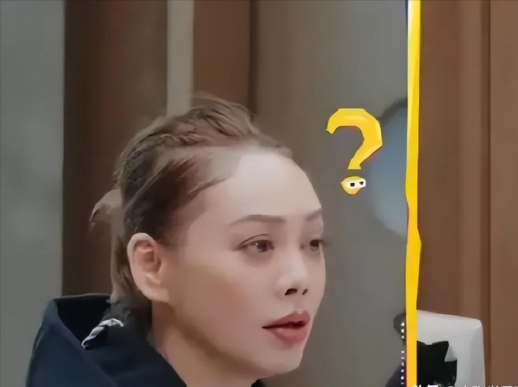 宁静当年在美国生完娃，没坐传统月子，直接冰水洗澡、出门吹风。十年后她上节