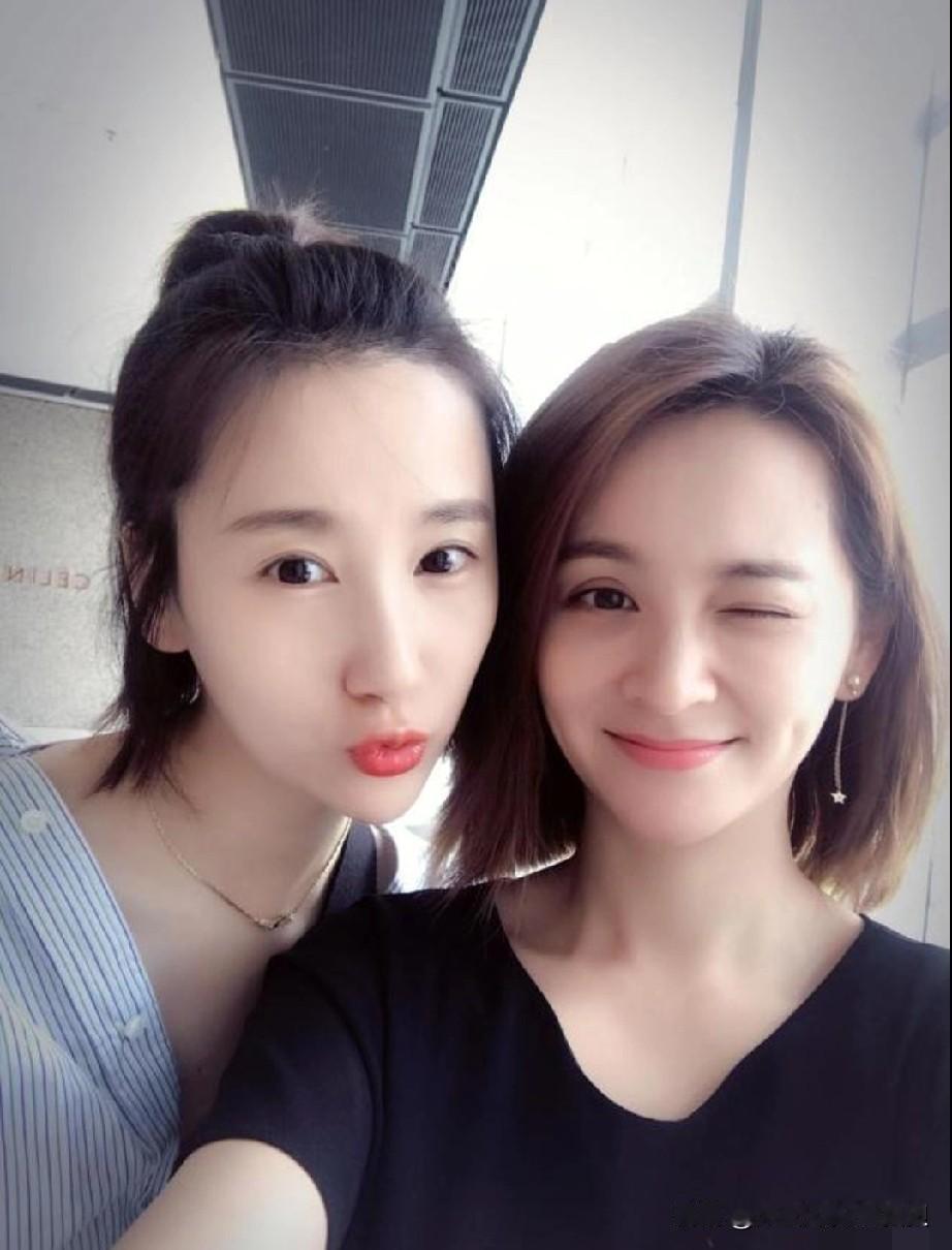 邓莎的一众好闺蜜里,就高洋还算说得比较客观合理。她和邓莎是红楼选秀时认识的,