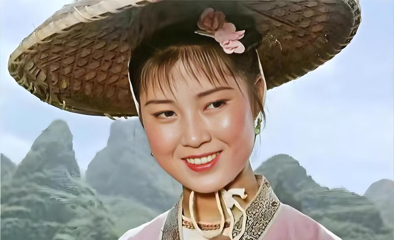 她是中国第一个执行死刑的明星，却在刑场上大喊不公平，1992年，靠“刘三姐”这个