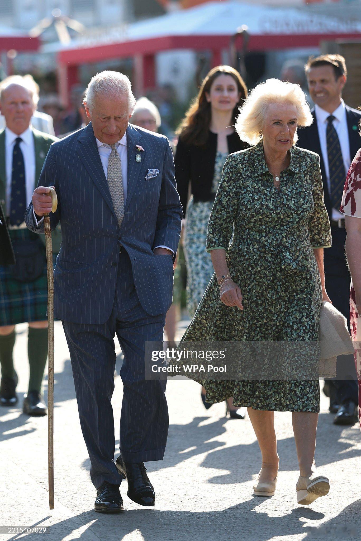 英国王室🇬🇧5月19日，国王夫妇、爱丁堡公爵出席伦敦切尔西皇家医院举办的2