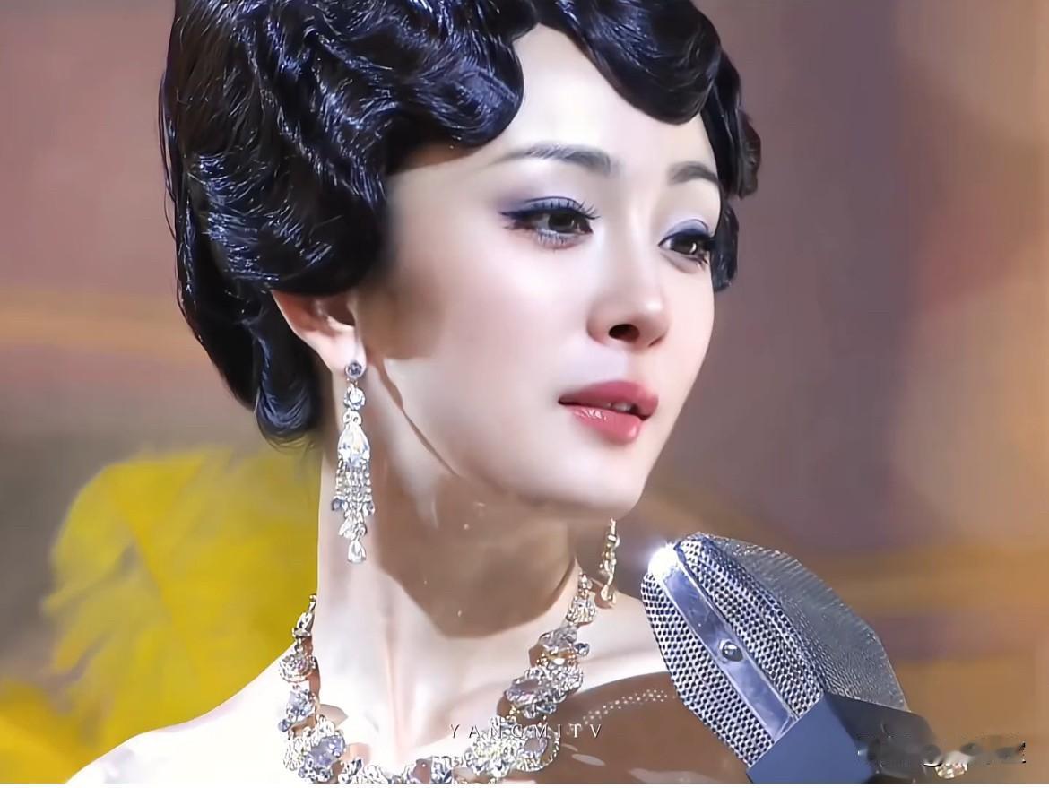 刷到一个杨幂25岁时的作品让想起一个形容词——媚眼如丝！要不说古人会形容呢