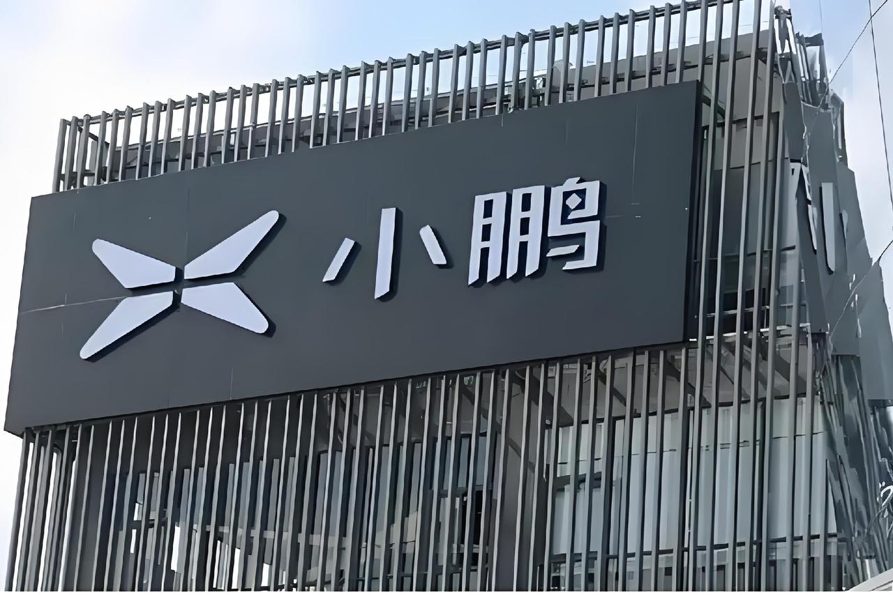 小鹏从第一跌到谷底，一款车又救回来了讲一个比电视剧还精彩的品牌故事。2021