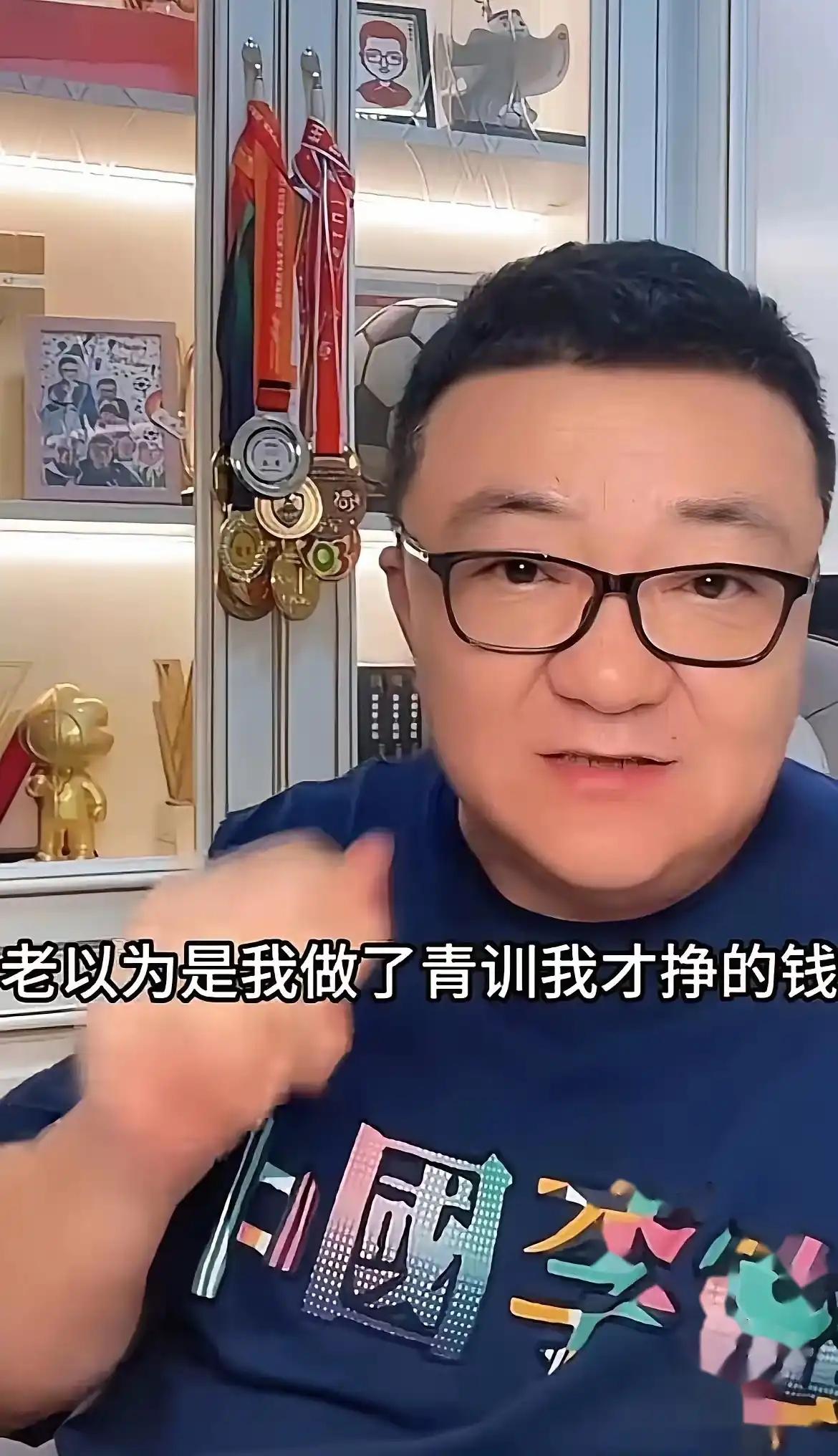 董路这回是真的寒了心。辛辛苦苦把孩子送出国，又是掏钱又是跑关系，好不容易让李