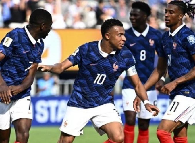 统治比赛！法国3-0瑞典，姆巴佩梅开二度超越梅西，一战创下以下6项纪录：1：世