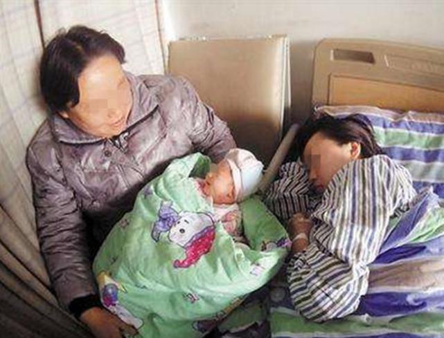 宝宝时常抽搐, 孩子奶奶却说是吓着了, 医生的话让孩子妈悔恨不已