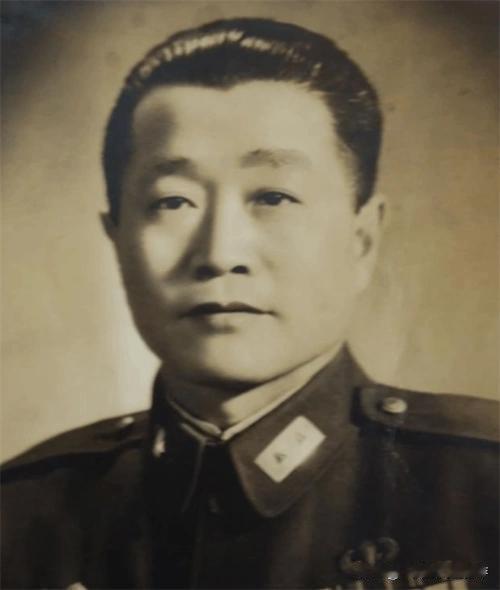 1946年2月18日，杜聿明飞到北平入住中和医院，医生检查后，准备割去他的左肾。