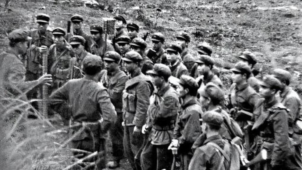 1979年，越南老百姓发现一个怪象：中国军队撤退时，为什么专炸水泥电线杆？1