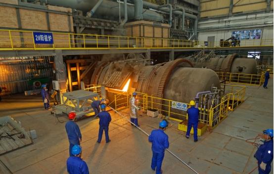 现在是2025年了，中国企业炼一吨铜能赚多少钱？答案是不赚钱，还要倒贴2000块