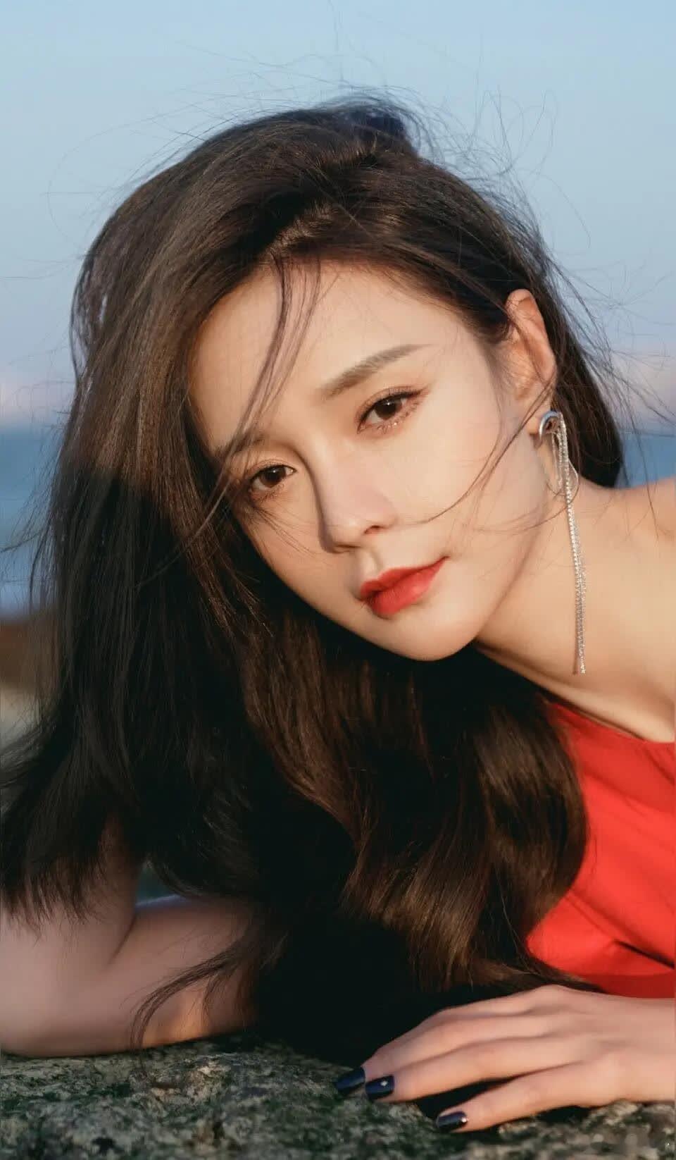  沈梦辰美成AB？这相似度?我惊了沈梦辰美成Angelababy？这次真的撞