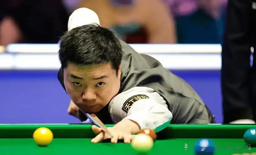 看了吴宜泽、赵心童两者会师，更是为丁俊晖深深惋惜，不是为晖哥输球可惜，而是为没有