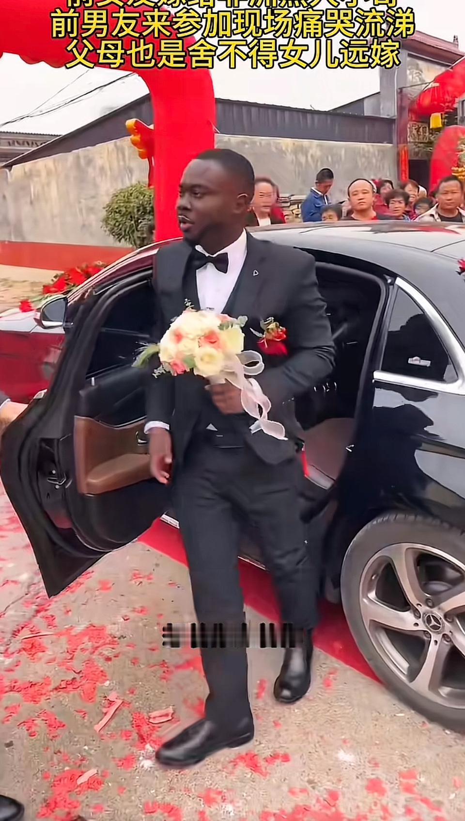 “泪目！前男友现身婚礼现场，父母不舍女儿远嫁”💔💍👰🏻‍♀️👨🏽‍♂