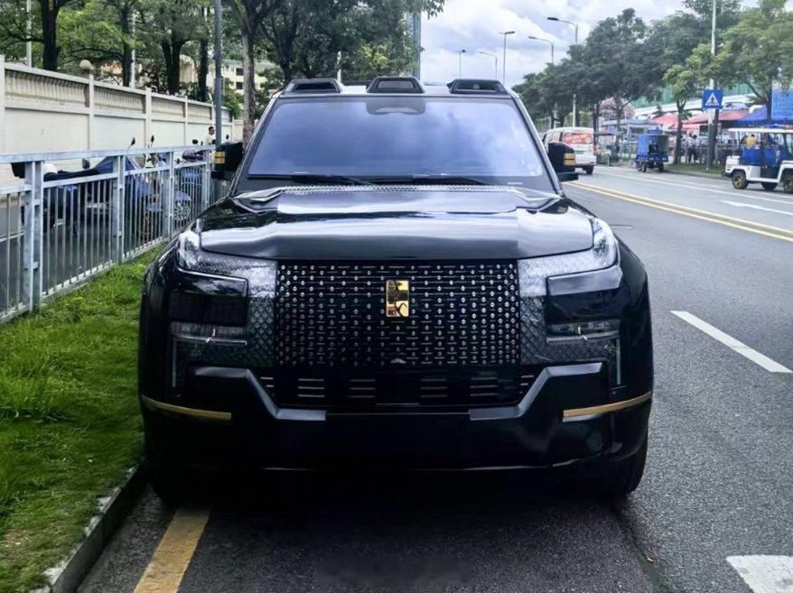 还是厉害的网友们，仰望U8L路试被拍，这气场果然和U8不太一样啊，黑金版的气势太
